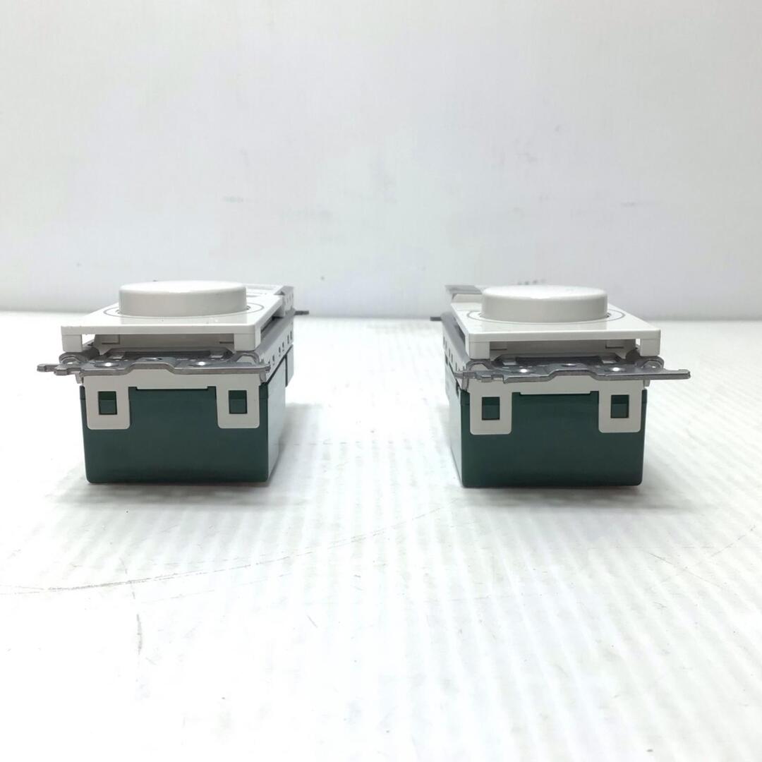 Panasonic(パナソニック)のΘΘPanasonic パナソニック 埋込逆位相調光スイッチ 未使用品(S) 2個セット TB15601K インテリア/住まい/日用品の文房具(その他)の商品写真