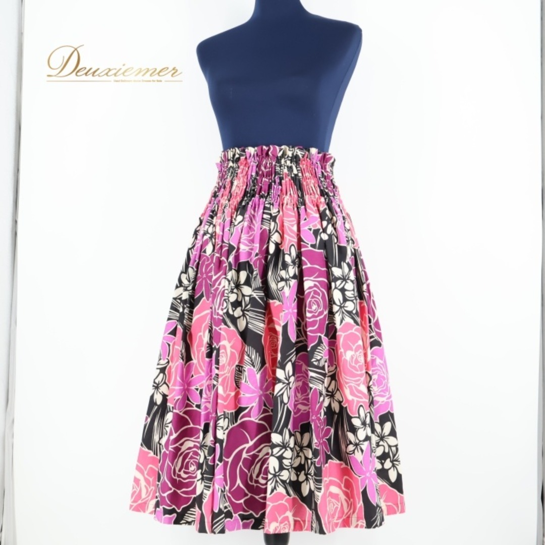 フラダンス 衣装 パウスカート ブラック系 パープル系 ハレハワイイ シングル フラ ダンス プルメリア柄 ティアレ柄 ロケラニ柄 黒 白 紫 華やか 日本製 ハワイアン アロハ かわいい 花柄 鮮やか 派手 目立つ レッスン 練習 ホワイト系 ピンク系 スポーツ/アウトドアのスポーツ/アウトドア その他(ダンス/バレエ)の商品写真