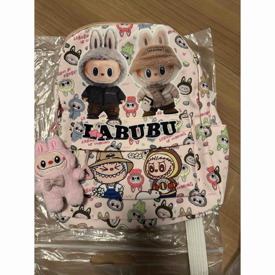 LABUBU リュックサック ピンク マルチカラー ぬいぐるみ付き 未使用 キッズ/ベビー/マタニティのこども用バッグ(リュックサック)の商品写真