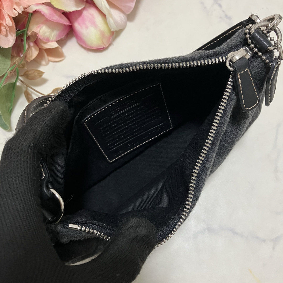 COACH(コーチ)のCOACH✨コーチ アクセサリーポーチ  ウール 7720 ブラック グレー レディースのバッグ(ハンドバッグ)の商品写真