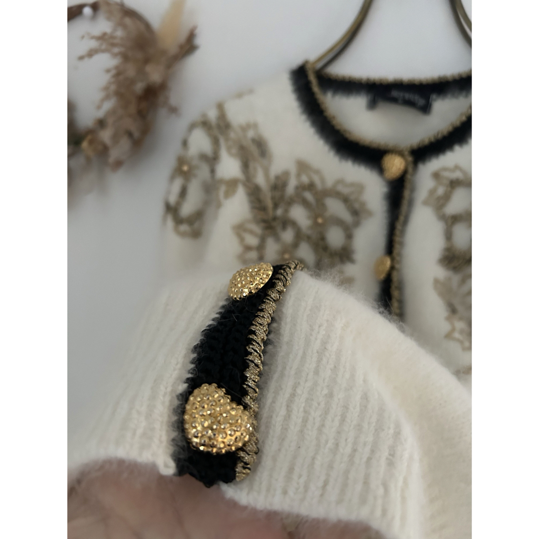 NAIGAI(ナイガイ)のbreckenridge  アンゴラ70% 金ハートボタンカーディガン レディースのトップス(カーディガン)の商品写真