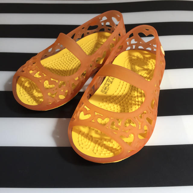 crocs(クロックス)の【毱絵様専用】クロックス サンダル 14センチ アドリナハートフラット キッズ/ベビー/マタニティのベビー靴/シューズ(~14cm)(サンダル)の商品写真