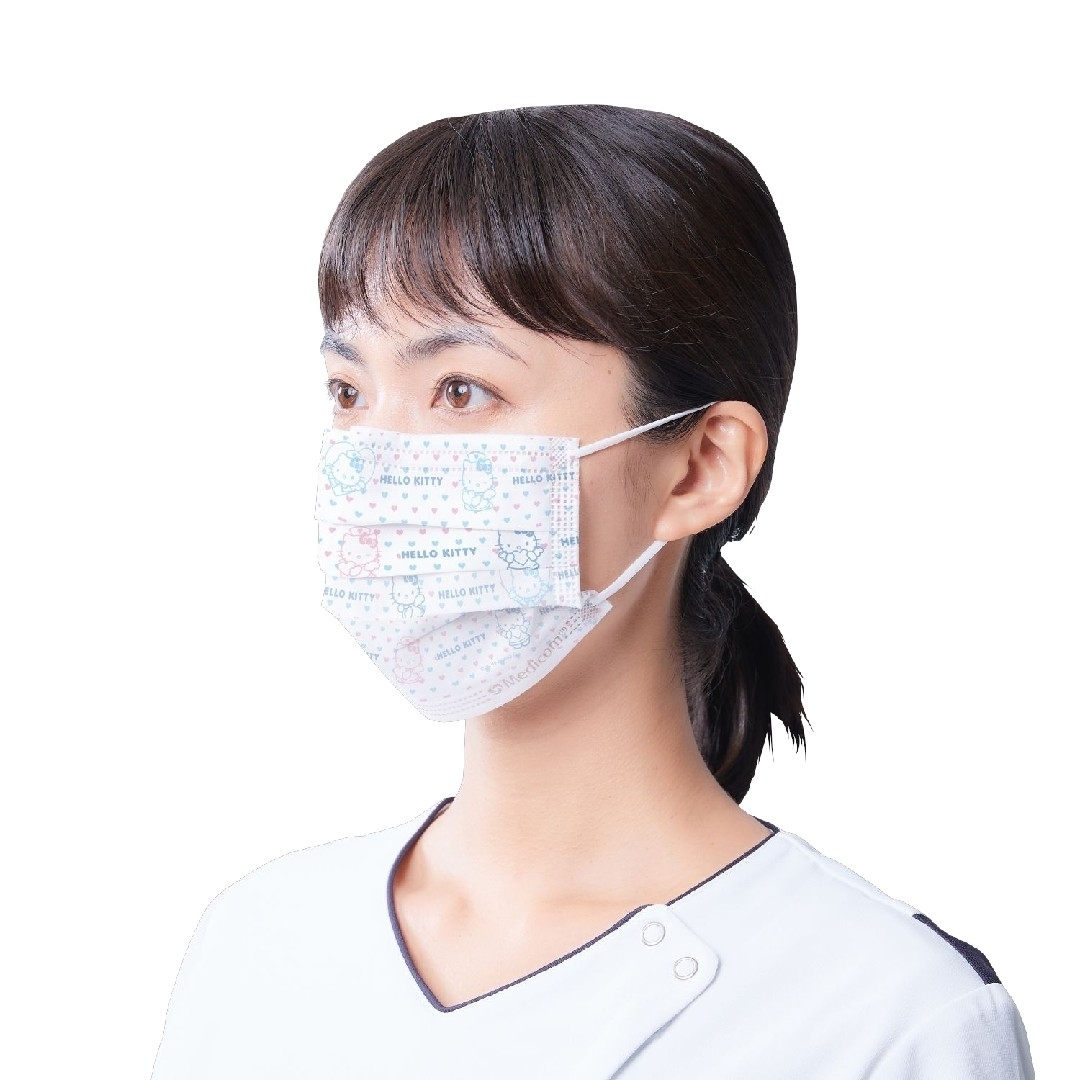 Medicom(メディコム)の【新品】ハローキティ サージカルマスク 50枚入×2箱 レディースのファッション小物(その他)の商品写真