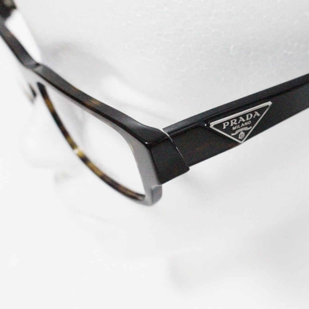PRADA(プラダ)の新品 プラダ べっ甲風デザイン プレートロゴ 55□18-140 眼鏡フレーム レディースのファッション小物(サングラス/メガネ)の商品写真