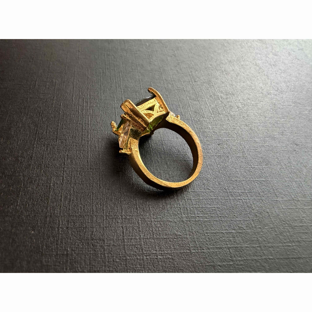 H.P.FRANCE(アッシュペーフランス)の新品 アッシュペーフランス グリーンの宝石付きファッションリング 11号 レディースのアクセサリー(リング(指輪))の商品写真