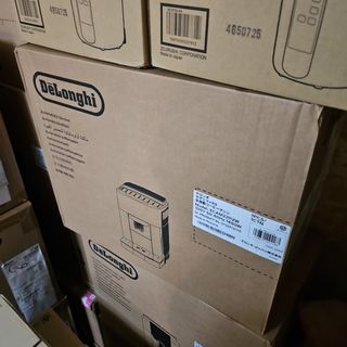 デロンギ(DeLonghi)の【新品未使用】デロンギ マグニフィカS コーヒーマシン ECAM22112W(エスプレッソマシン)