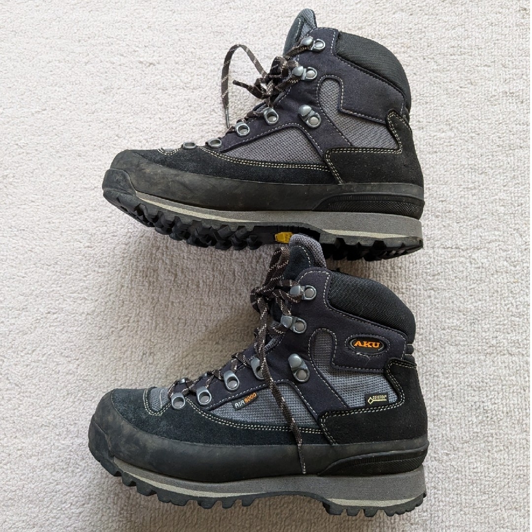AKU トレッキングシューズ 24cm 登山靴 GORE-TEX vibram スポーツ/アウトドアのアウトドア(登山用品)の商品写真