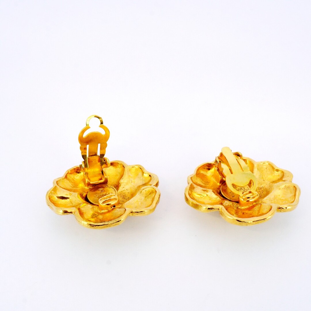 CHANEL(シャネル)の【5jmb0539】シャネル イヤリング ヴィンテージ カメリア GPメッキ ゴールド【中古】レディース レディースのアクセサリー(イヤリング)の商品写真