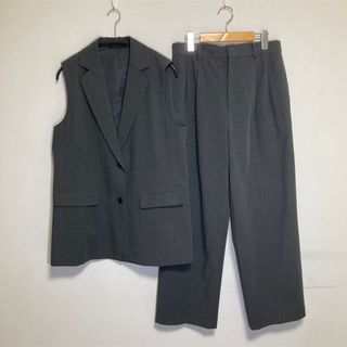 ユニクロ(UNIQLO)のUNIQLO ユニクロ　ロングジレ　ワイドパンツ　グレー　セットアップ(セット/コーデ)