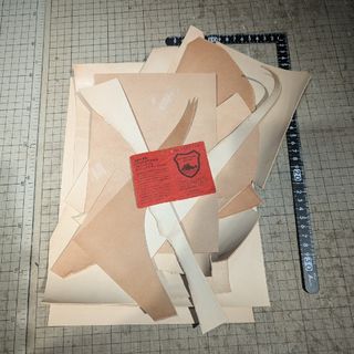 栃木レザー ピットヌメ革 1.0mmナチュラル もりもりハギレセット