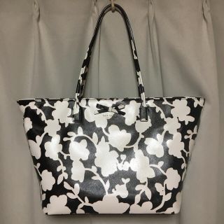 ケイトスペードニューヨーク(kate spade new york)のケイトスペード 花柄トートバッグ(トートバッグ)