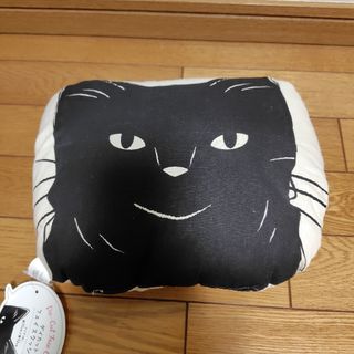 ダイカットフェイスクッション　クロネコ柄　25×32cm