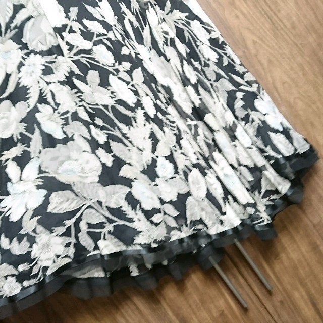 M'S GRACY(エムズグレイシー)のエムズグレイシー🌼ミモレ丈スカート レディースのスカート(ひざ丈スカート)の商品写真