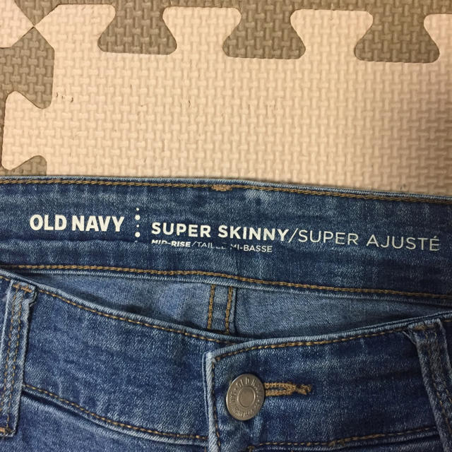 Old Navy(オールドネイビー)のオールドネイビー スキニーデニムパンツ レディースのパンツ(デニム/ジーンズ)の商品写真