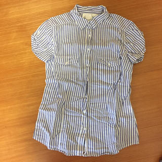 エイチアンドエム(H&M)の未使用♡H&Mストライプシャツ(シャツ/ブラウス(半袖/袖なし))