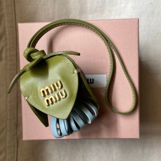 miumiu ミュウミュウ キーホルダー 南京錠 チャーム ゴールド 楽天市場】【中古】MIUMIU ミュウミュウ バッグチャーム キーリング