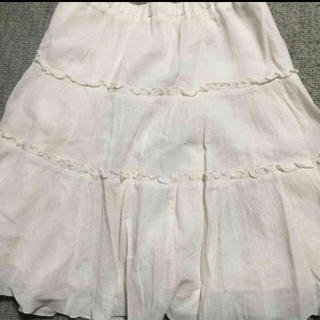 ユニクロ(UNIQLO)の白ティアードスカート(ひざ丈スカート)