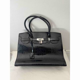 黒い合成皮革ハンドバッグ