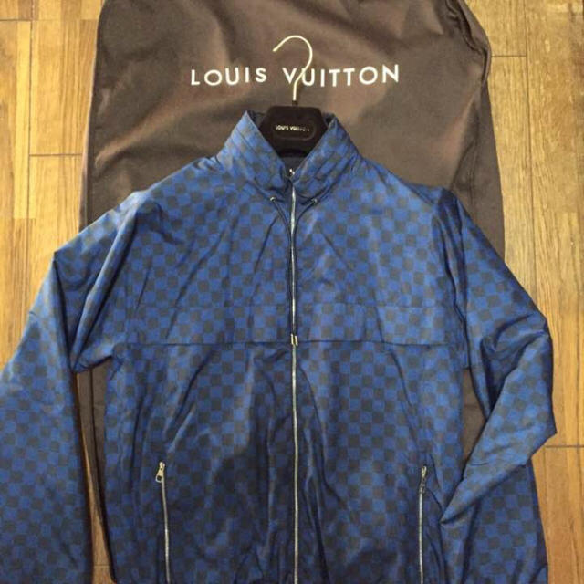 LOUIS VUITTON(ルイヴィトン)のルイヴィトン ナイロン ジャケット メンズのジャケット/アウター(ナイロンジャケット)の商品写真