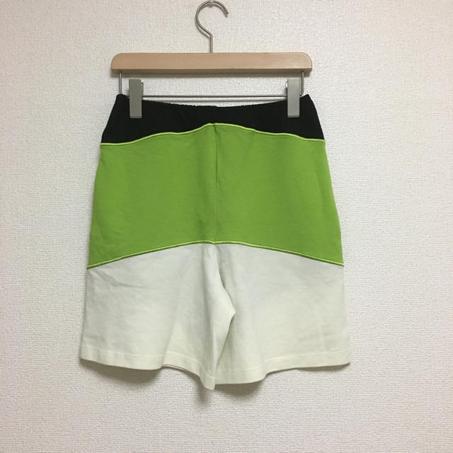 CARVEN(カルヴェン)のCARVEN カルヴェン バイカラー ショートパンツ XS レディースのパンツ(ショートパンツ)の商品写真