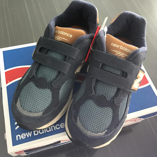 New Balance(ニューバランス)のM.s様専用 ニューバランス 新品 スニーカー 18.5 キッズ 子供用  キッズ/ベビー/マタニティのキッズ靴/シューズ(15cm~)(スニーカー)の商品写真