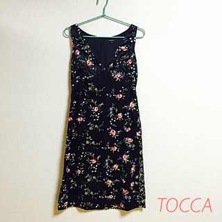 トッカ(TOCCA)のTOCCAシルクサテン×刺繍ワンピースドレス(ひざ丈ワンピース)