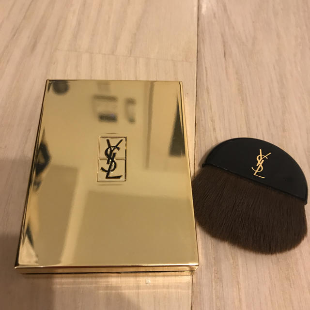 Yves Saint Laurent Beaute(イヴサンローランボーテ)のイブサンローラン フェイスパウダー コスメ/美容のベースメイク/化粧品(フェイスパウダー)の商品写真