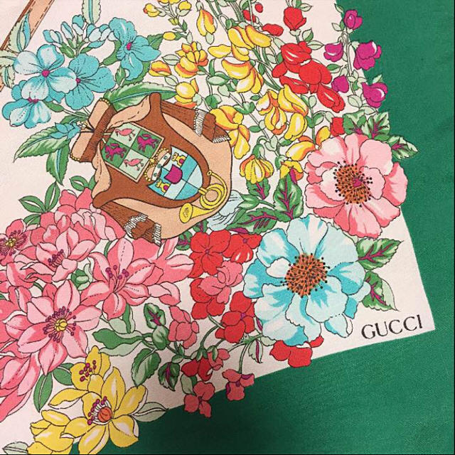 Gucci - GUCCI グッチ 大判 スカーフ 花柄 レトロ スカーフの通販 by konat's｜グッチならラクマ