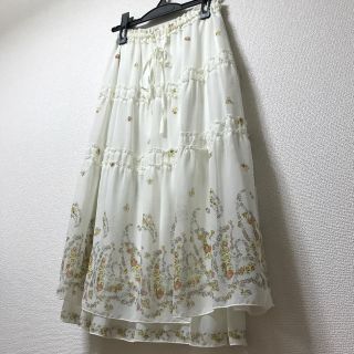 レストローズ(L'EST ROSE)のお花のペイズリー柄ミモレ丈スカート レストローズ(ひざ丈スカート)