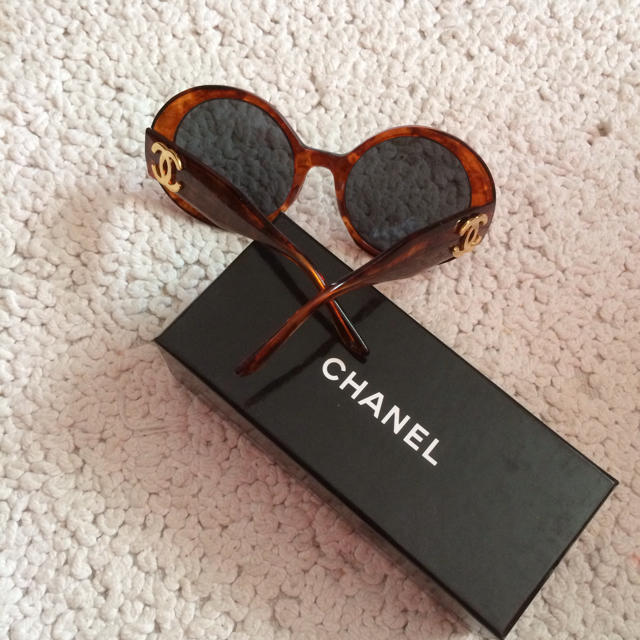 CHANEL(シャネル)のCHANEL♡サングラス レディースのファッション小物(サングラス/メガネ)の商品写真