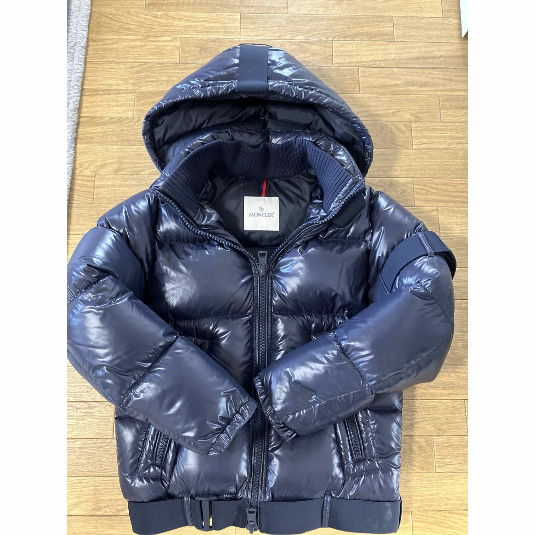 MONCLER(モンクレール)のMONCLER メクレイググリーンラバーテープ　加工ダウンジャケット メンズのジャケット/アウター(ダウンジャケット)の商品写真