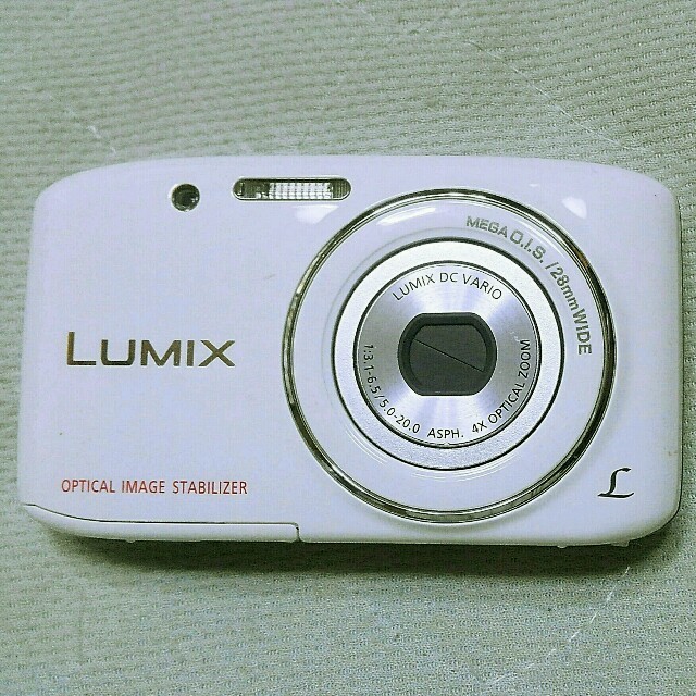 Panasonic(パナソニック)のazu様 専用❗LUMIX【DMC-S2】＋万能充電器 スマホ/家電/カメラのカメラ(コンパクトデジタルカメラ)の商品写真