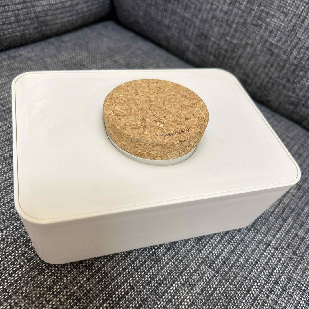 sarasa design(サラサデザイン)のお値下げ中⚠️サラサデザイン ウエットティッシュケース おしりふき インテリア/住まい/日用品のインテリア小物(ティッシュボックス)の商品写真