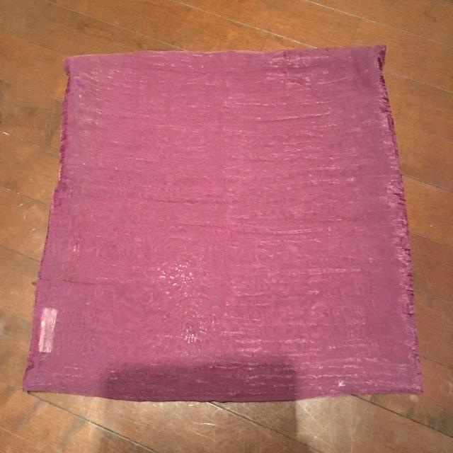 IKEA(イケア)のイケア　オーガンジクッションカバー　紫 インテリア/住まい/日用品のインテリア小物(クッションカバー)の商品写真