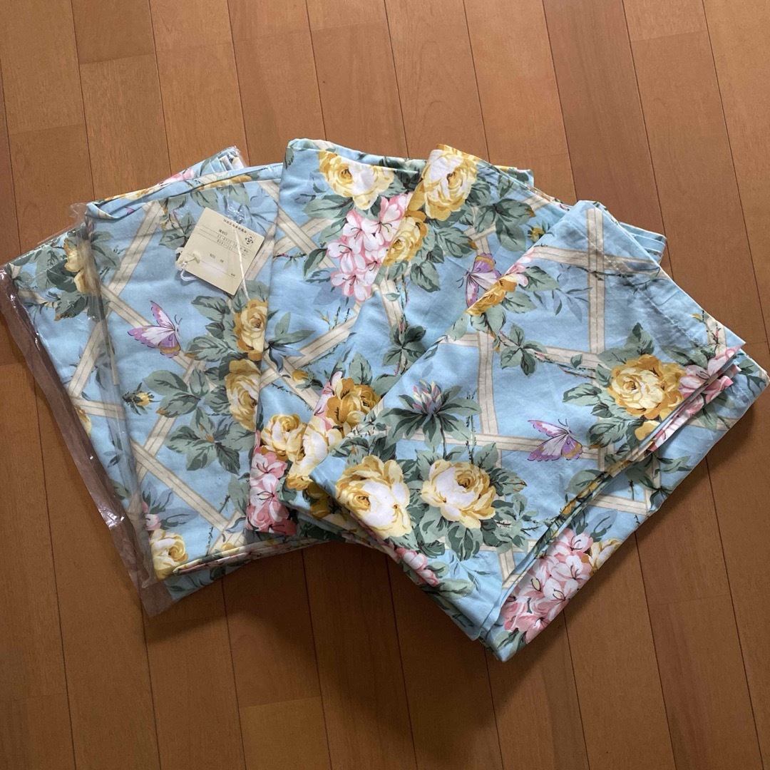 花柄テーブルクロス インテリア/住まい/日用品のキッチン/食器(テーブル用品)の商品写真