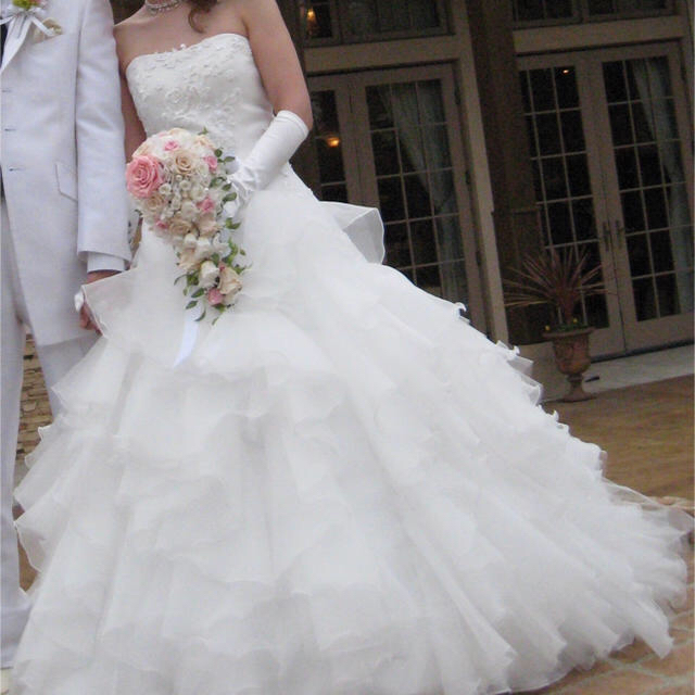 ウエディングドレス 結婚式のサムネイル