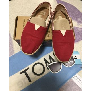 トムズ(TOMS)のTOMS Classics University Red(スリッポン/モカシン)