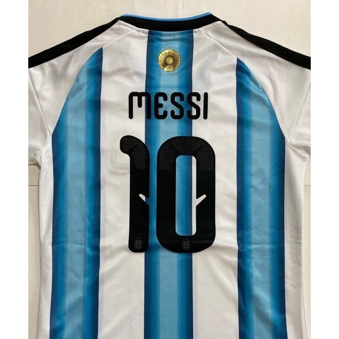 キッズ　最新　メッシ　120cm　10番　3点　ユニフォーム　アルゼンチン代表 スポーツ/アウトドアのサッカー/フットサル(ウェア)の商品写真