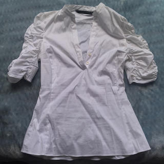 ザラ(ZARA)のノーカラー ギャザースリーブシャツ(シャツ/ブラウス(半袖/袖なし))