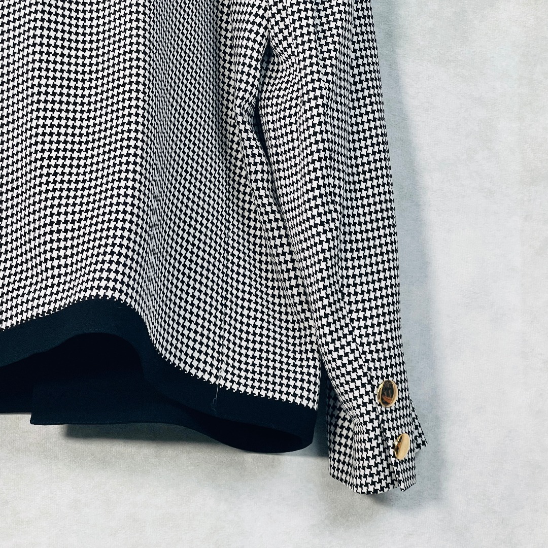 ノーカラージャケット レトロ 金ボタン 千鳥格子 L 大きめ レディースのジャケット/アウター(ノーカラージャケット)の商品写真