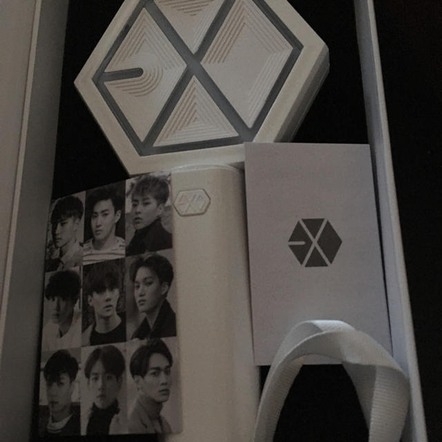 EXO(エクソ)のEXO LIGHT STICK White エンタメ/ホビーのCD(K-POP/アジア)の商品写真