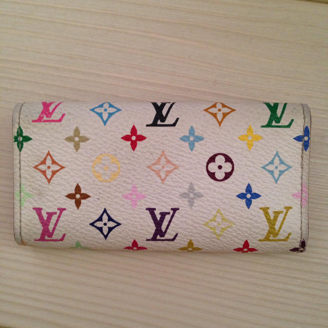 LOUIS VUITTON(ルイヴィトン)のLOISVUITTONマルチカラー♡ レディースのファッション小物(財布)の商品写真