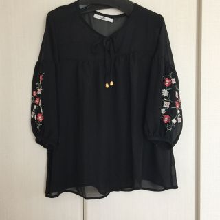 グレイル(GRL)の刺繍袖✴︎シフォンブラウス✴︎新品 ブラック(シャツ/ブラウス(長袖/七分))