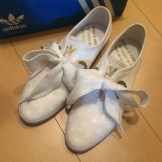 アディダス(adidas)の新品♡人気アディダススニーカー(スニーカー)