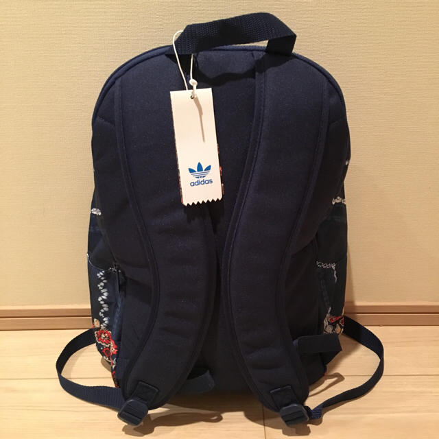 adidas(アディダス)の入手困難 アディダス adidas リュック バック パック 花柄 新品 未使用 レディースのバッグ(リュック/バックパック)の商品写真