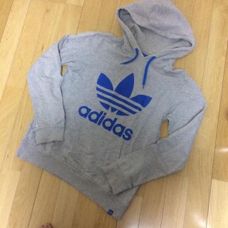 アディダス(adidas)のadidas パーカー(パーカー)