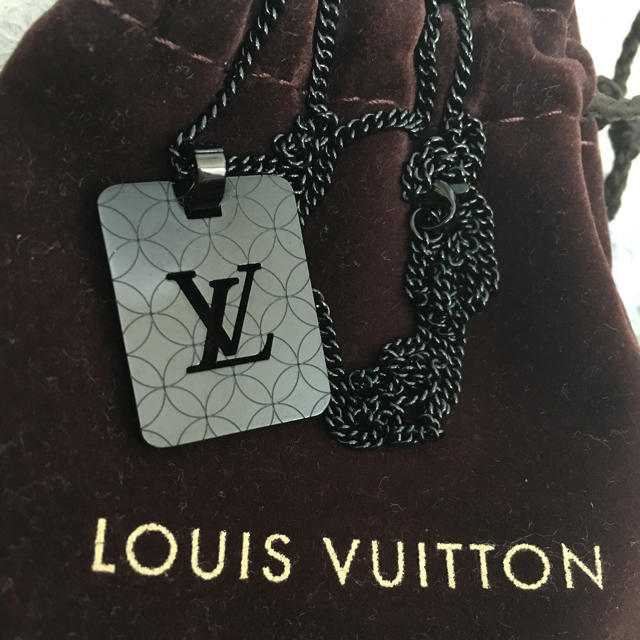 LOUIS VUITTON(ルイヴィトン)の正規品 ルイヴィトン ネックレス メンズのアクセサリー(ネックレス)の商品写真