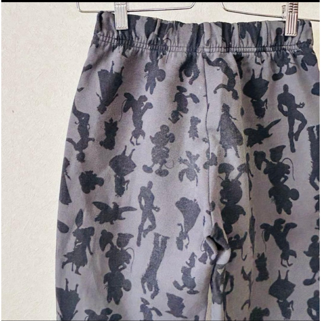 adidas(アディダス)のアディダス×ディズニー 100周年記念 スウェットパンツ 140 グレー キッズ/ベビー/マタニティのキッズ服男の子用(90cm~)(パンツ/スパッツ)の商品写真