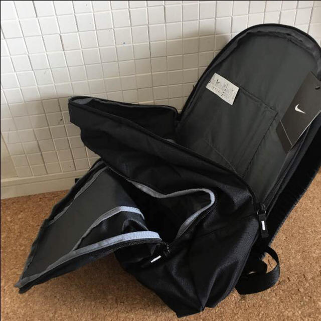 NIKE(ナイキ)の値下げ  ナイキ  リュックサック  ２９L  黒  バックパック メンズのバッグ(バッグパック/リュック)の商品写真