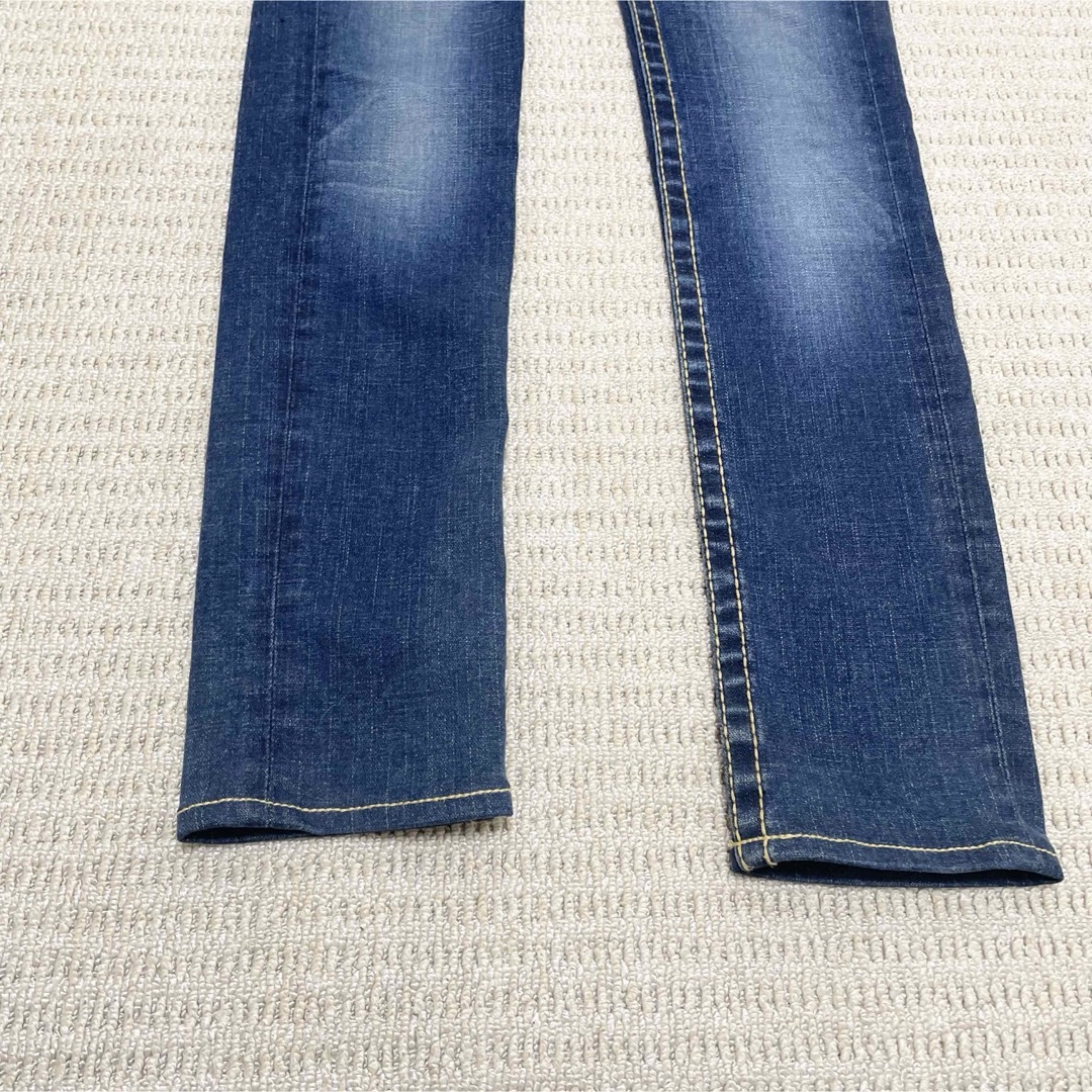 True Religion(トゥルーレリジョン)のトゥルーレリジョン BIG T 3本 ステッチ ローライズ ストレート デニム黄 レディースのパンツ(デニム/ジーンズ)の商品写真